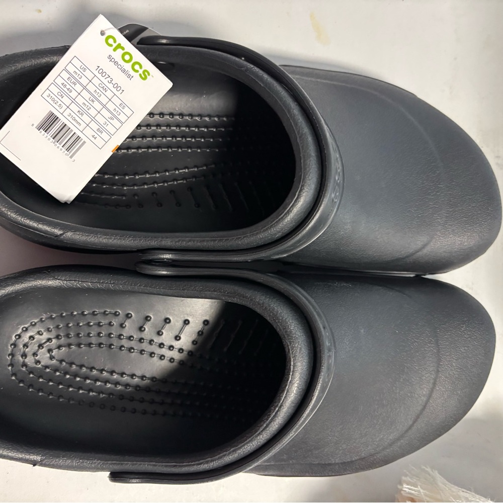 CROCS Men’s Clogs (new)